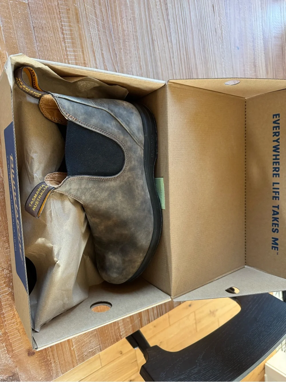 Blundstone Brown Distressed Leather Chukka Boots